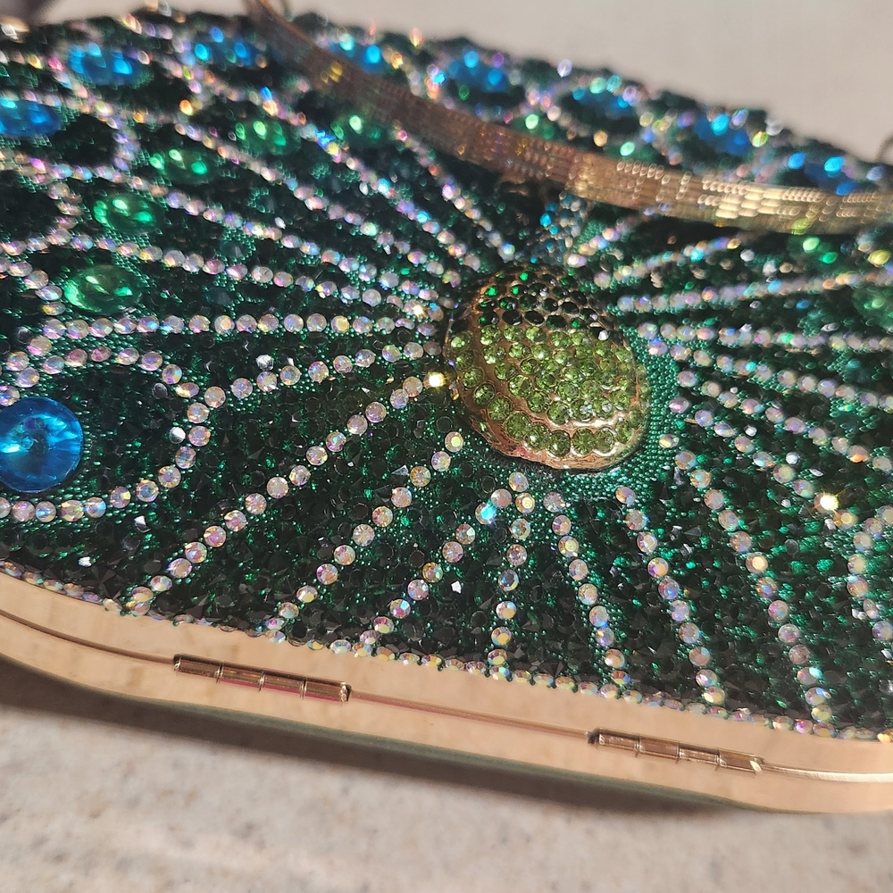 Elegant Green Crystal Clutch With Long Shoulder Chaim And Gold Handle - Picture 2 of 5